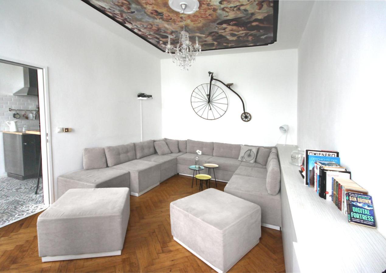 For The Bold, Chic And Open Minded Apartment Wina Bagian luar foto